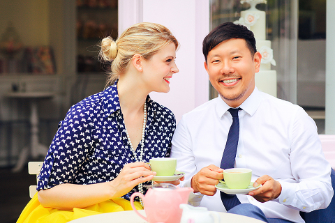 engagement pre wedding couples photography London Big Ben Chelsea Peggy Porschen cakes St Paul Tower Bridge Chelsea (8)