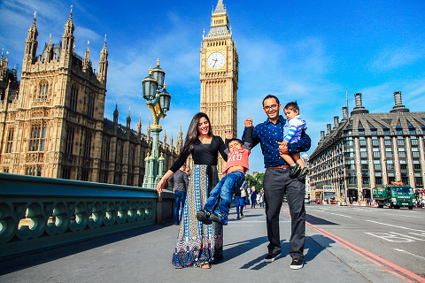 family photographer London Big Ben photo shoot Tower Bridge (5)