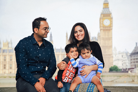 family photographer London Big Ben photo shoot Tower Bridge (8)