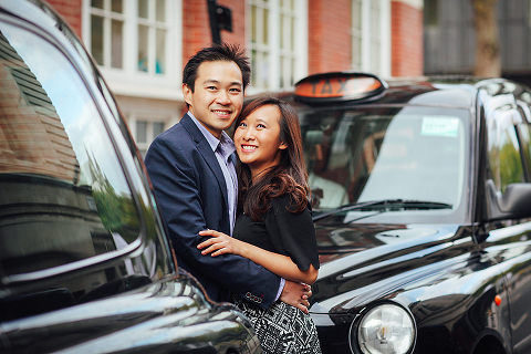 couples engagement love story pre wedding London photo shoot rainy day autumn westminster big ben  (27)