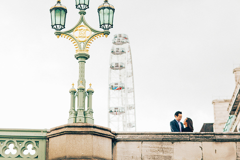 couples engagement love story pre wedding London photo shoot rainy day autumn westminster big ben  (8)
