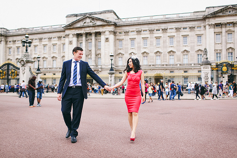 engagement pre wedding couples love story photo shoot westminster London tower bridge rainy day big ben south bank