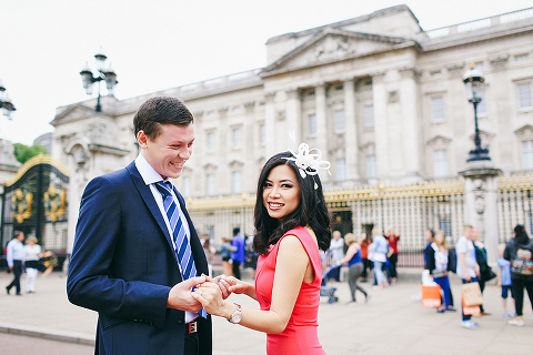 engagement pre wedding couples love story photo shoot westminster London tower bridge rainy day big ben south bank (1)