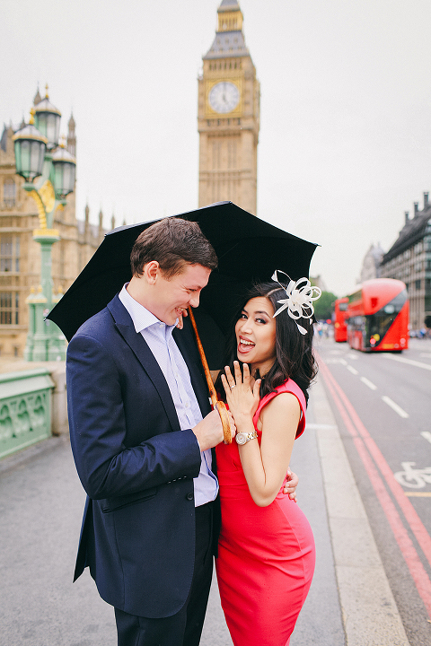 engagement pre wedding couples love story photo shoot westminster London tower bridge rainy day big ben south bank (12)