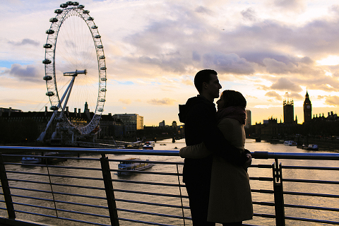 engagement love story pre wedding couples photo shoot London autumn Westminster Big Ben (17)