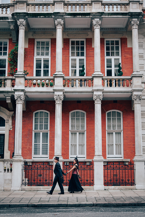 london engagement cosplay pre wedding vintage fantasy autumn photo shoot kynance mews kensington (19)