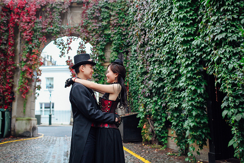 london engagement cosplay pre wedding vintage fantasy autumn photo shoot kynance mews kensington (4)
