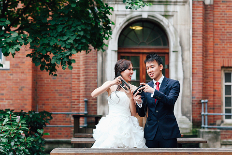 engagement pre wedding photographer London Kensington Natural history museum rainy day couple  (1)