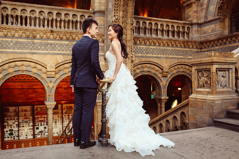 engagement pre wedding photographer London Kensington Natural history museum rainy day couple  (18)