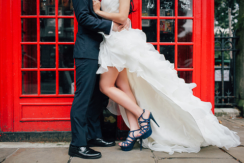 engagement pre wedding photographer London Kensington Natural history museum rainy day couple  (28)