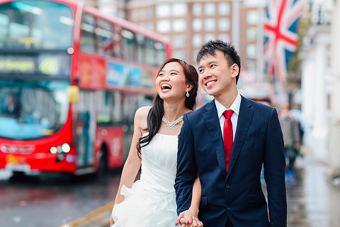 engagement pre wedding photographer London Kensington Natural history museum rainy day couple  (38)