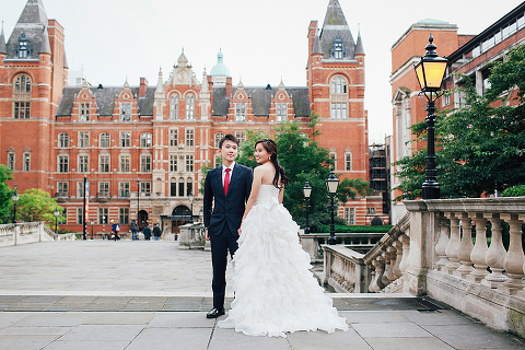 engagement pre wedding photographer London Kensington Natural history museum rainy day couple  (8)