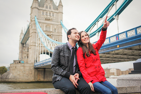 couples engagement love story photo shoot autumn London Borough market Tower Bridge Vinopolis Piazza (12)