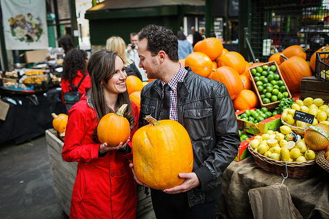 couples engagement love story photo shoot autumn London Borough market Tower Bridge Vinopolis Piazza (6)
