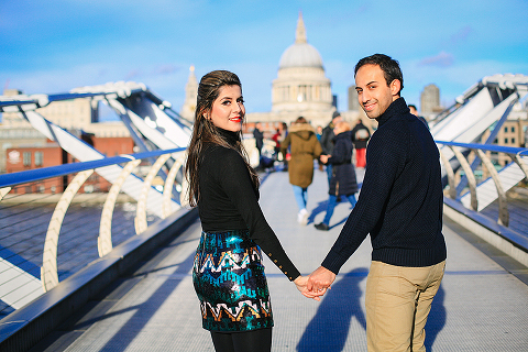 st pauls cathedral millenium bridge engagement couples photo shoot winter (10)