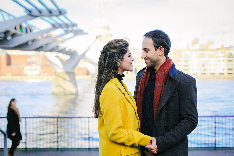 st pauls cathedral millenium bridge engagement couples photo shoot winter (11)