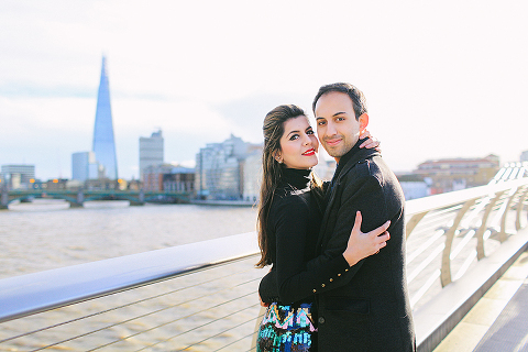 st pauls cathedral millenium bridge engagement couples photo shoot winter (4)