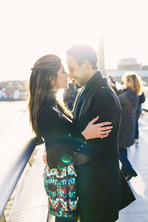 st pauls cathedral millenium bridge engagement couples photo shoot winter (5)