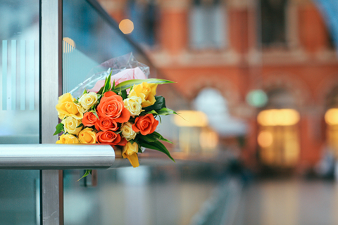 engagement love story couples pre wedding photo shoot London Kings Cross st Pancras station (1)