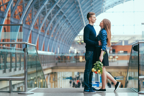 engagement love story couples pre wedding photo shoot London Kings Cross st Pancras station (10)