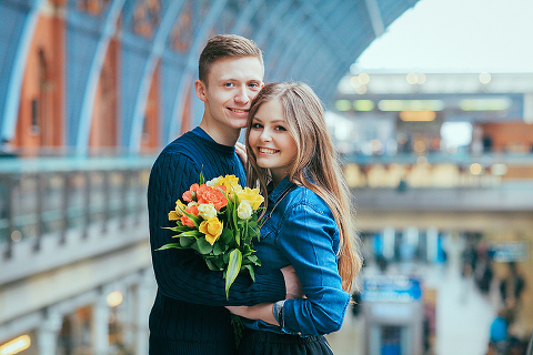 engagement love story couples pre wedding photo shoot London Kings Cross st Pancras station (11)