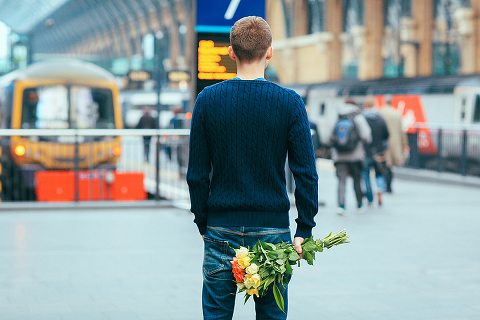 engagement love story couples pre wedding photo shoot London Kings Cross st Pancras station (2)