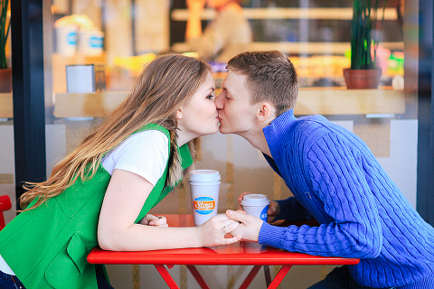 engagement love story couples pre wedding photo shoot London Kings Cross st Pancras station (26)