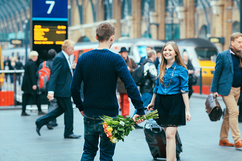 engagement love story couples pre wedding photo shoot London Kings Cross st Pancras station (3)