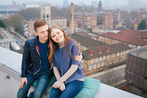 engagement love story couples pre wedding photo shoot London Kings Cross st Pancras station (34)