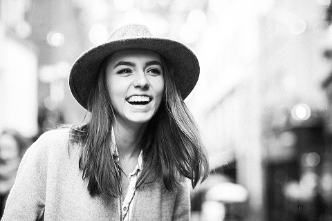 friends portrait london outdoor street style photo shoot fashion rainy day westminster big ben carnaby street green park winter piccadilly (17)