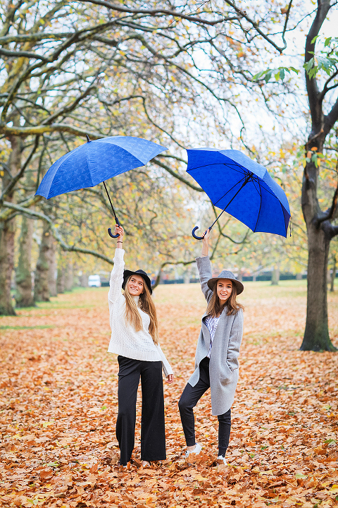 friends portrait london outdoor street style photo shoot fashion rainy day westminster big ben carnaby street green park winter piccadilly (6)