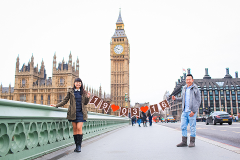 pre wedding engagement photography london Big Ben Westminster winter couples love story (18)