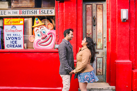 notting hill london winter engagement love couples engagement photo shoot portobello (20)