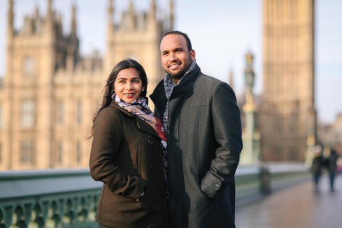 winter London outdoor couples Valentines day photo shoot engagement Westminster Big Ben tower Bridge (11)