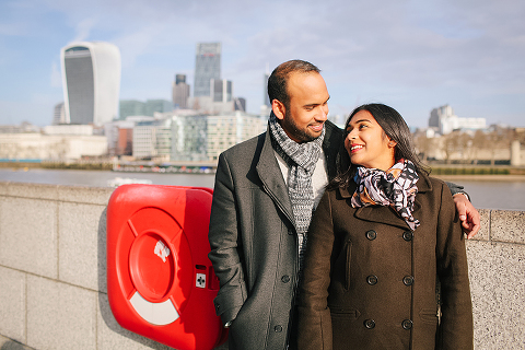 winter London outdoor couples Valentines day photo shoot engagement Westminster Big Ben tower Bridge (31)