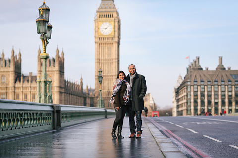 winter London outdoor couples Valentines day photo shoot engagement Westminster Big Ben tower Bridge (6)