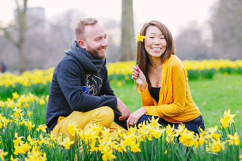 valentines day love couples engagement photo shoot London balloons piccadilly westminster big ben spring park yellow (27)