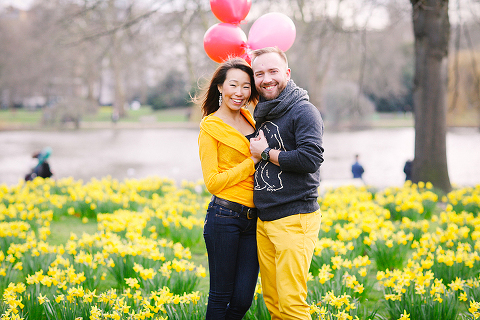 valentines day love couples engagement photo shoot London balloons piccadilly westminster big ben spring park yellow (29)
