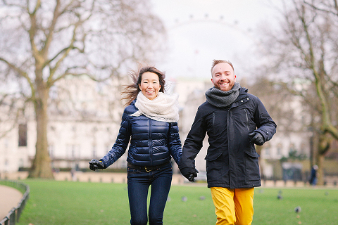 valentines day love couples engagement photo shoot London balloons piccadilly westminster big ben spring park yellow (31)