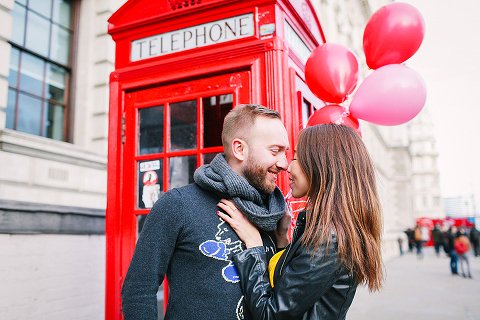valentines day love couples engagement photo shoot London balloons piccadilly westminster big ben spring park yellow (37)