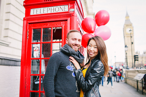 valentines day love couples engagement photo shoot London balloons piccadilly westminster big ben spring park yellow (38)