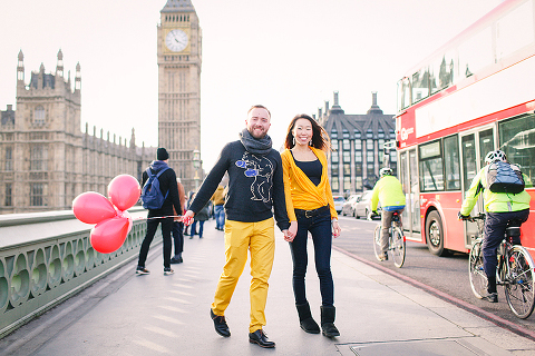 valentines day love couples engagement photo shoot London balloons piccadilly westminster big ben spring park yellow (43)