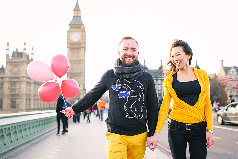 valentines day love couples engagement photo shoot London balloons piccadilly westminster big ben spring park yellow (45)