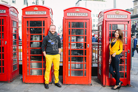 valentines day love couples engagement photo shoot London balloons piccadilly westminster big ben spring park yellow (9)