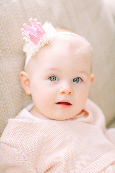 baby girl first birthday family photo shoot indoor London (7)