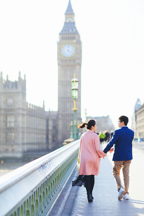 engagement couples pre wedding love story London spring photo shoot westminster big ben st james park piccadilly trafalgar square (13)