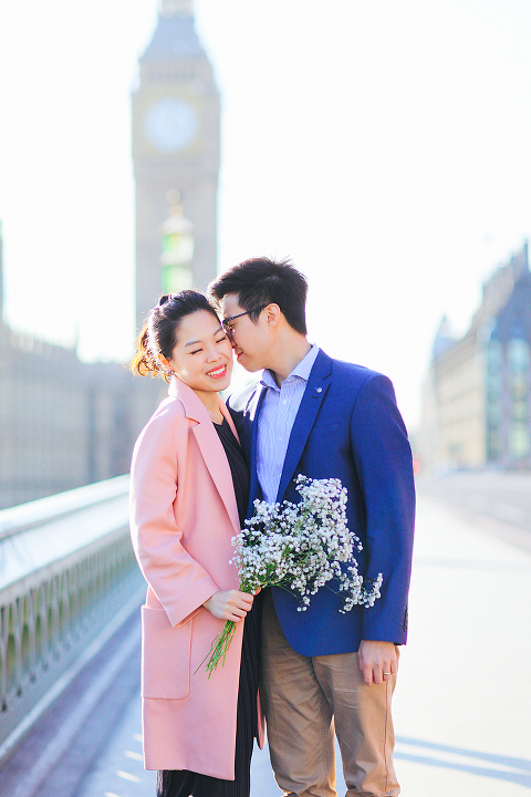 engagement couples pre wedding love story London spring photo shoot westminster big ben st james park piccadilly trafalgar square (16)