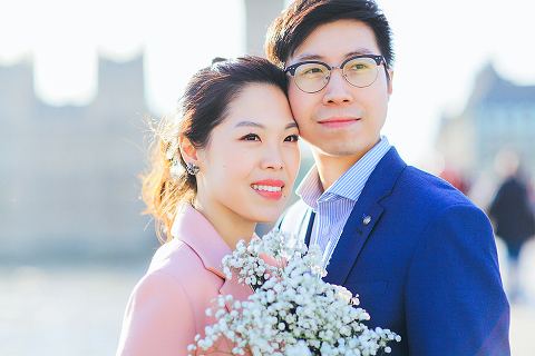 engagement couples pre wedding love story London spring photo shoot westminster big ben st james park piccadilly trafalgar square (19)