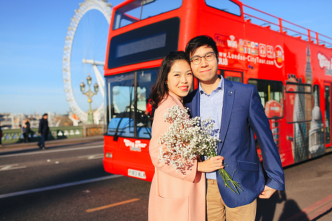 engagement couples pre wedding love story London spring photo shoot westminster big ben st james park piccadilly trafalgar square (22)