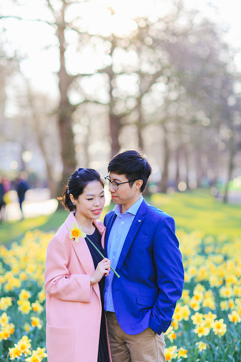 engagement couples pre wedding love story London spring photo shoot westminster big ben st james park piccadilly trafalgar square (36)